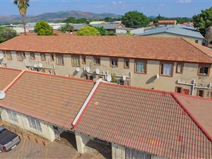 3 Bed Townhouse in Rustenburg Central