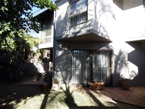 3 Bed Apartment in Waterkloof Glen