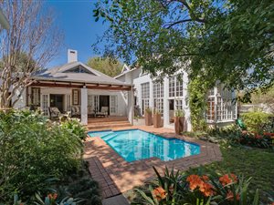 4 Bed House in Parkhurst