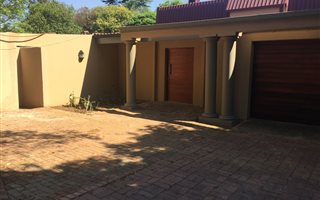 4 Bedroom House in Lynnwood Glen