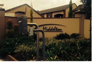 2 Bedroom Apartment in Mooikloof Ridge