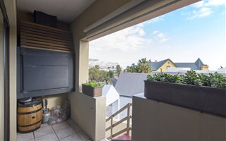 2 Bedroom Apartment in Greenways Golf Estate