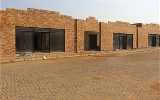 95.8000030517578 m² Commercial space in Melodie