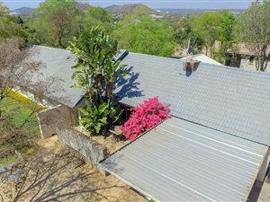 6 Bed House in Lynnwood Manor
