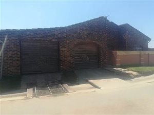 4 Bed House in Refengkgotso