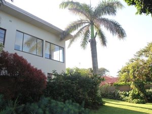 2 Bed Apartment in Umtentweni