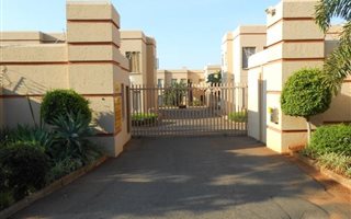 2 Bedroom Townhouse in Magalieskruin