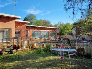 3 Bed House in Neserhof