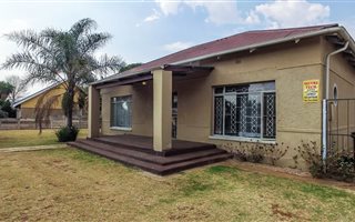 3 Bedroom House in Brakpan Central