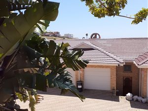 3 Bed Duet in Menkenkop