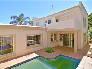 317 m² Commercial space in Faerie Glen