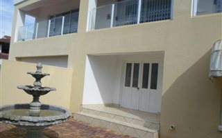 6 Bedroom House in Seaside Longships