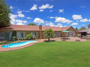 3 Bedroom House in Alphen Park
