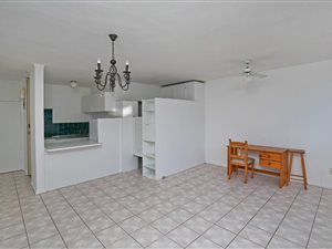 Studio Apartment in Claremont Upper