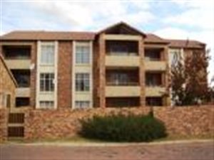 2 Bedroom Simplex in Die Hoewes