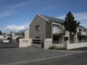 2 Bed House in Somerset West Central
