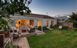 2 Bedroom House in Constantia