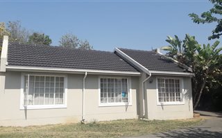 4 Bedroom House in Bloubosrand
