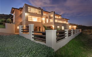 5 Bedroom House in Pezula Golf Estate