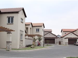 3 Bed House in Blue Valley Golf Estate