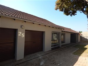 3 Bed House in Weltevreden Park