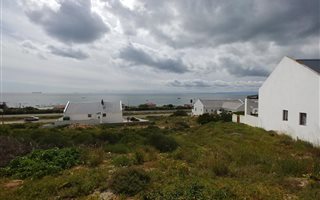 599 m² Land available in Britannica Heights