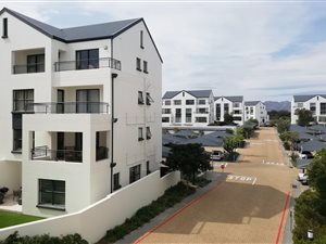 2 Bed Apartment in De Velde