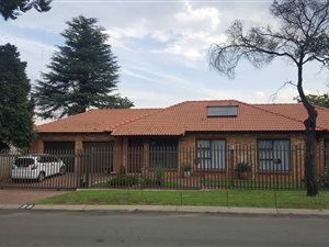 3 Bed House in Brackenhurst