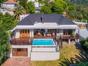 5 Bed House in Paarl