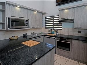 3 Bed Apartment in Petervale