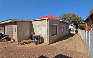 3 Bedroom House in Roodepoort North