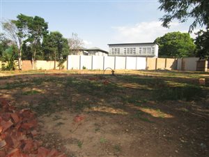 1897 m² Land available in Glenhazel