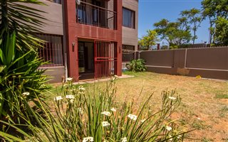 2 Bedroom Flat in Honeydew Ridge