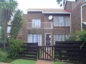 2 Bed Townhouse in Van Riebeeck Park