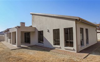 4 Bedroom House in Tijger Valley and surrounds
