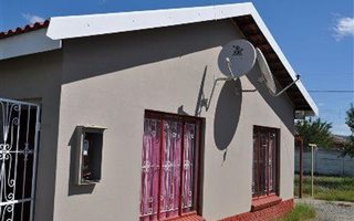 3 Bedroom House in Acaciaville