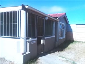 2 Bed House in Steenberg
