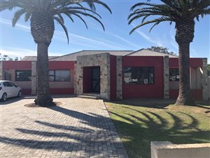 410 m² Office Space in Newton Park