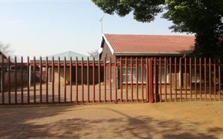 3 Bedroom House in Vanderbijlpark Central
