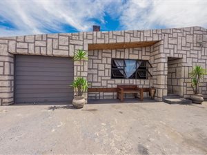 9 Bed House in Churchill Estate