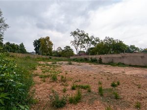 1611 m² Land available in Craighall