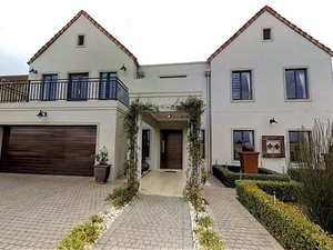 4 Bed House in Boschenmeer Golf Estate