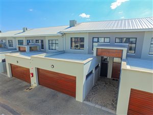 3 Bed Townhouse in Bedfordview