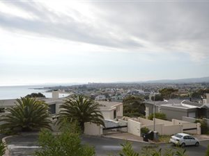 843 m² Land available in Mountainside