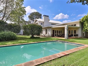 4 Bed House in Helderrand