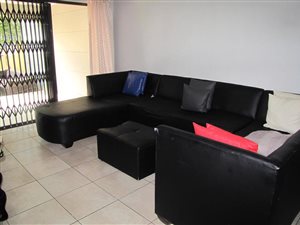 3 Bed Apartment in Halfway House