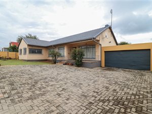 3 Bed House in Tulisa Park