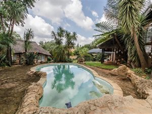 4 Bedroom House in Noordheuwel
