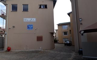3 Bedroom Apartment in Witpoortjie