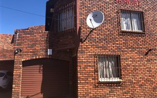 2 Bedroom Townhouse in Forest Hill